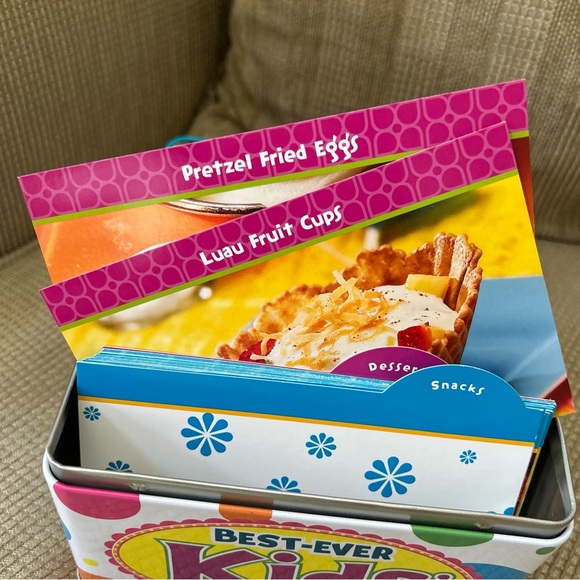 Best-Ever Kids’ Recipes in a Tin Box - Picture 4 of 13